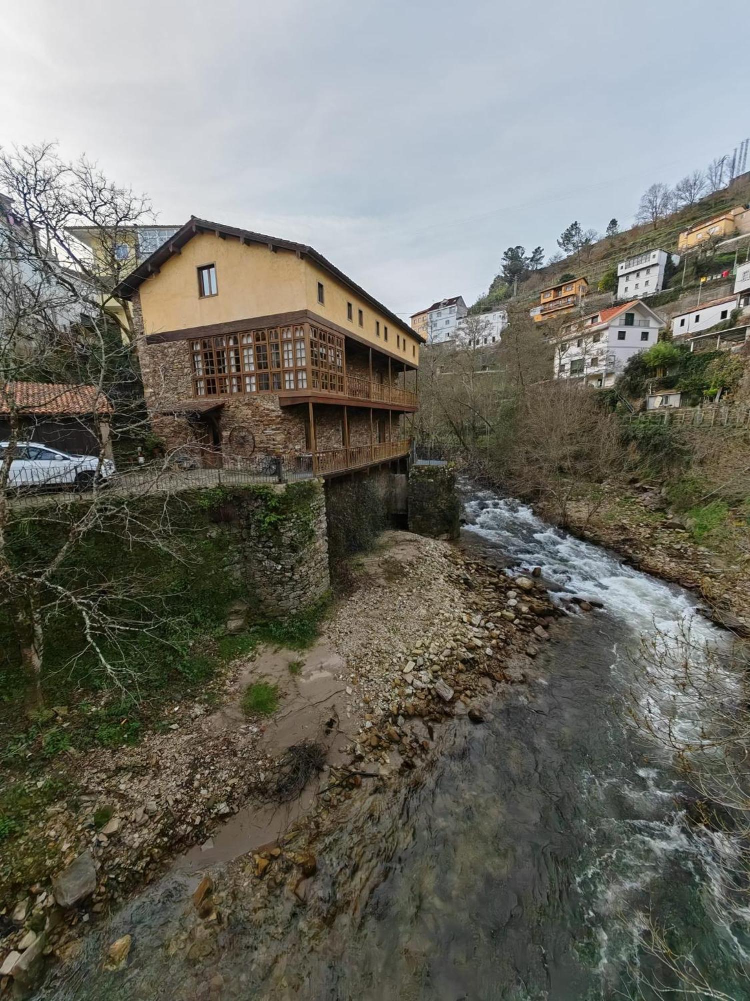 Gasthaus Acea Do Bubal Os Peares Exterior foto